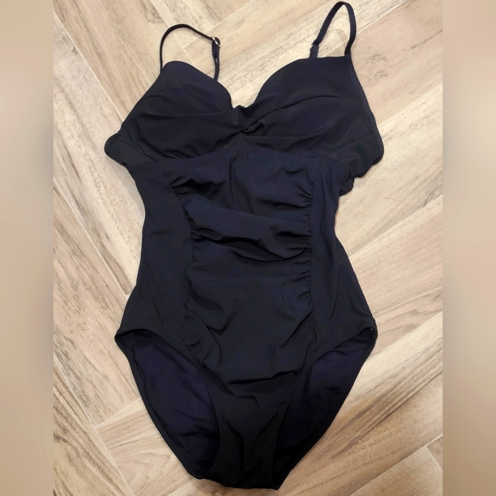Spandex Sara Blackely Assets black fitted smimsuit M